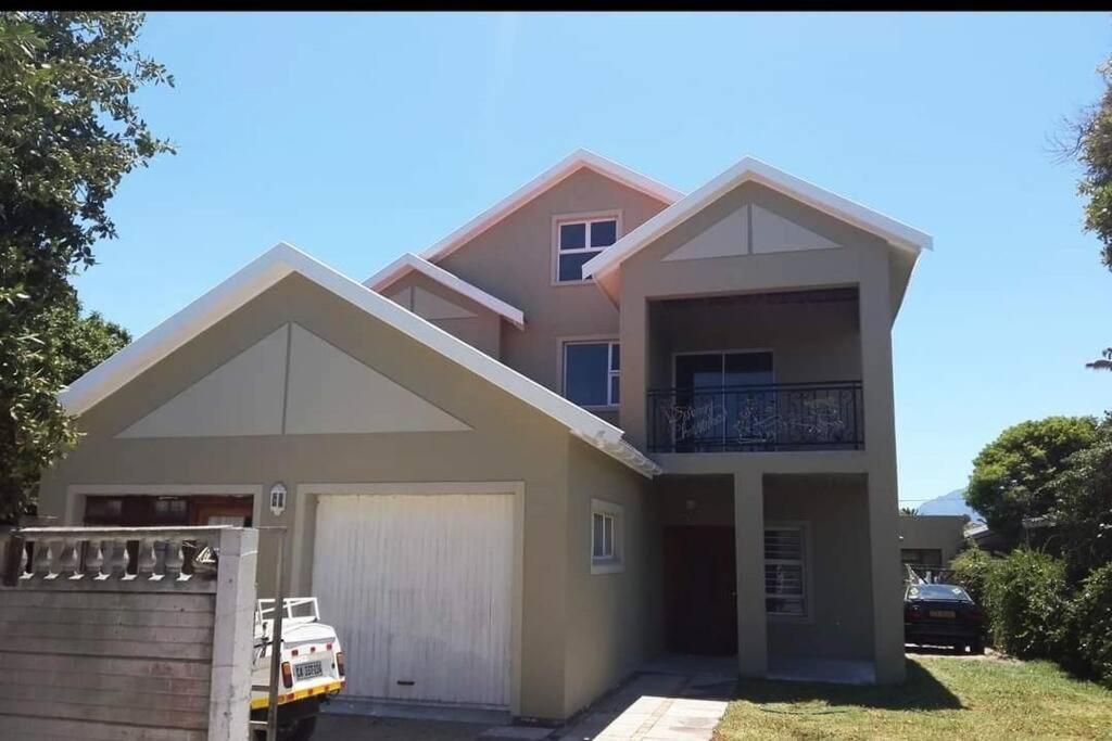 Zeekoevlei Holiday home *
